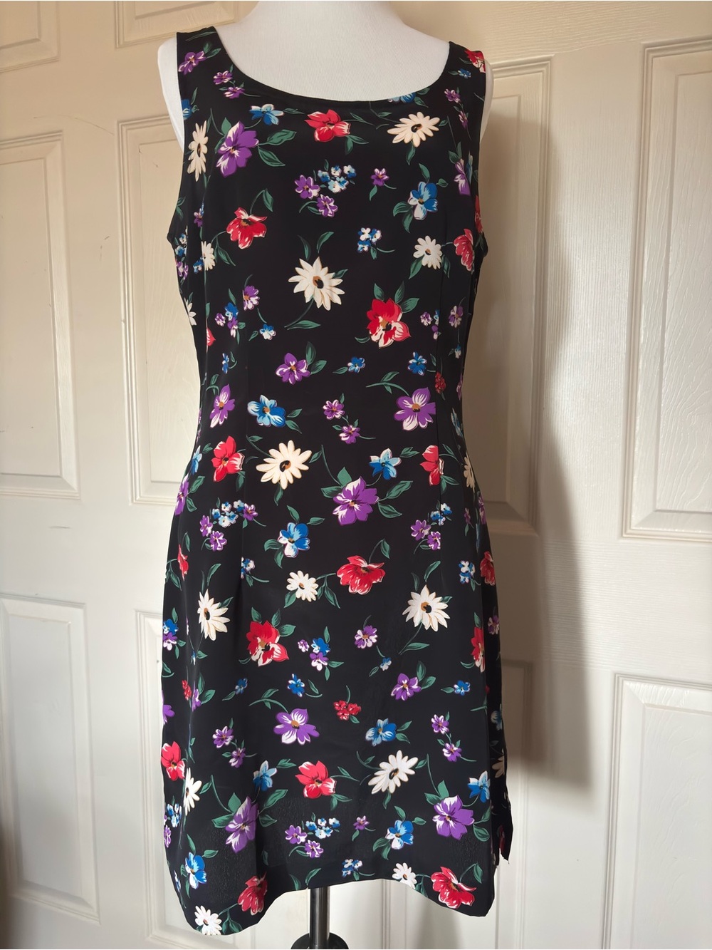 Black Floral Sleeveless Shift Dress